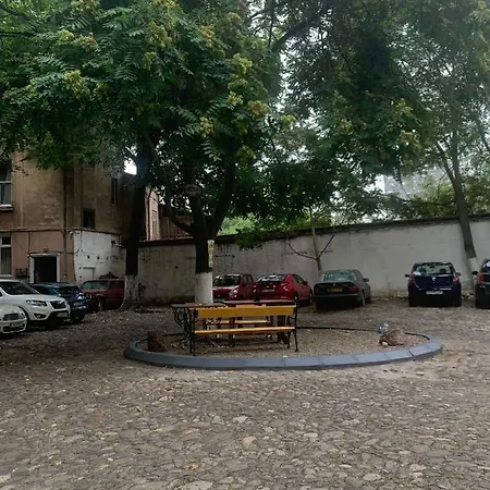 Situated At The 0 Mile Marker With Free Private Parking * Bucharest